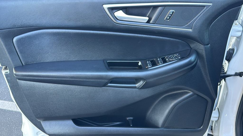 Used 2015 Ford Edge SEL w/ Equipment Group 201A FWD image 18
