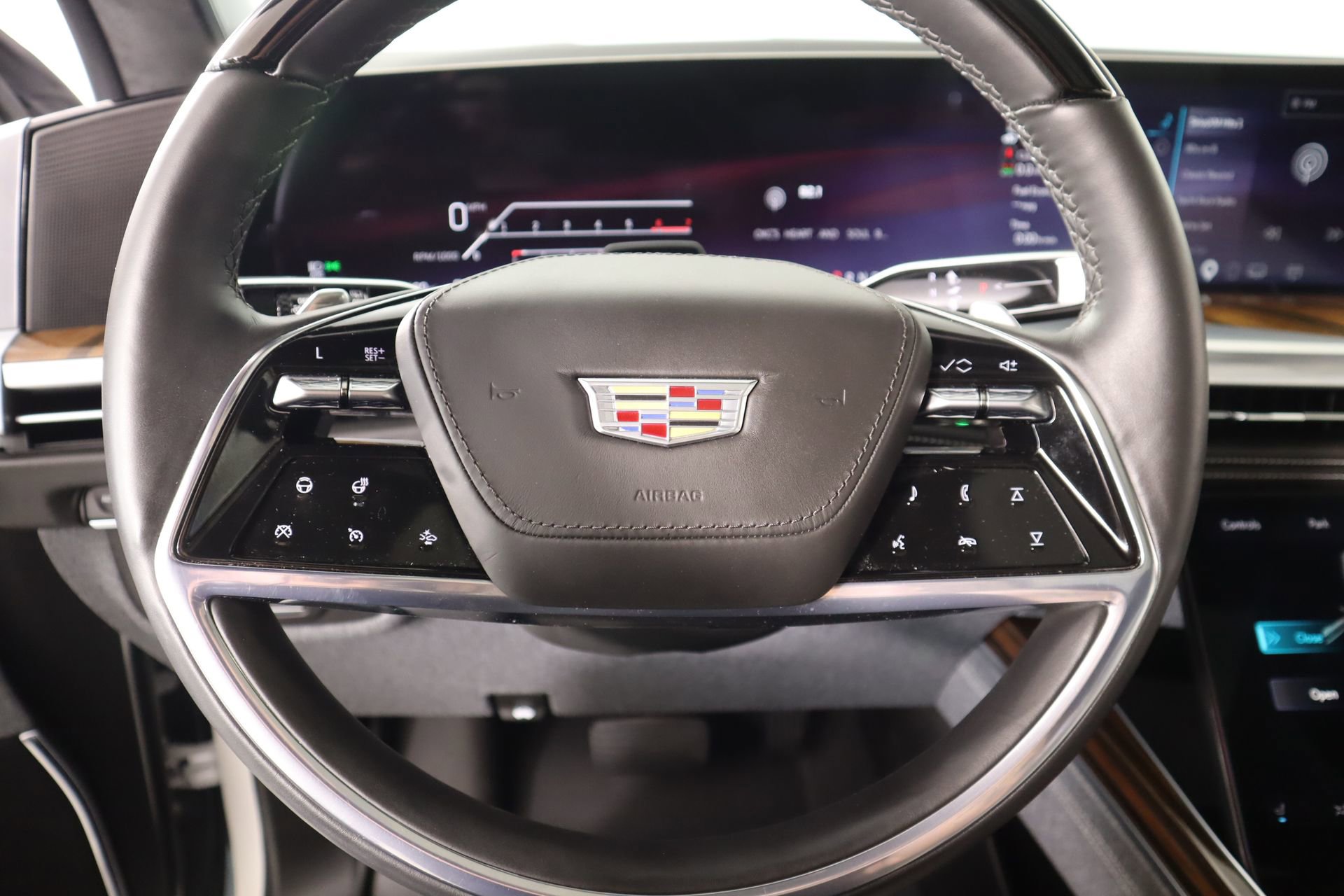 Used 2025 Cadillac Escalade Sport Platinum image 3