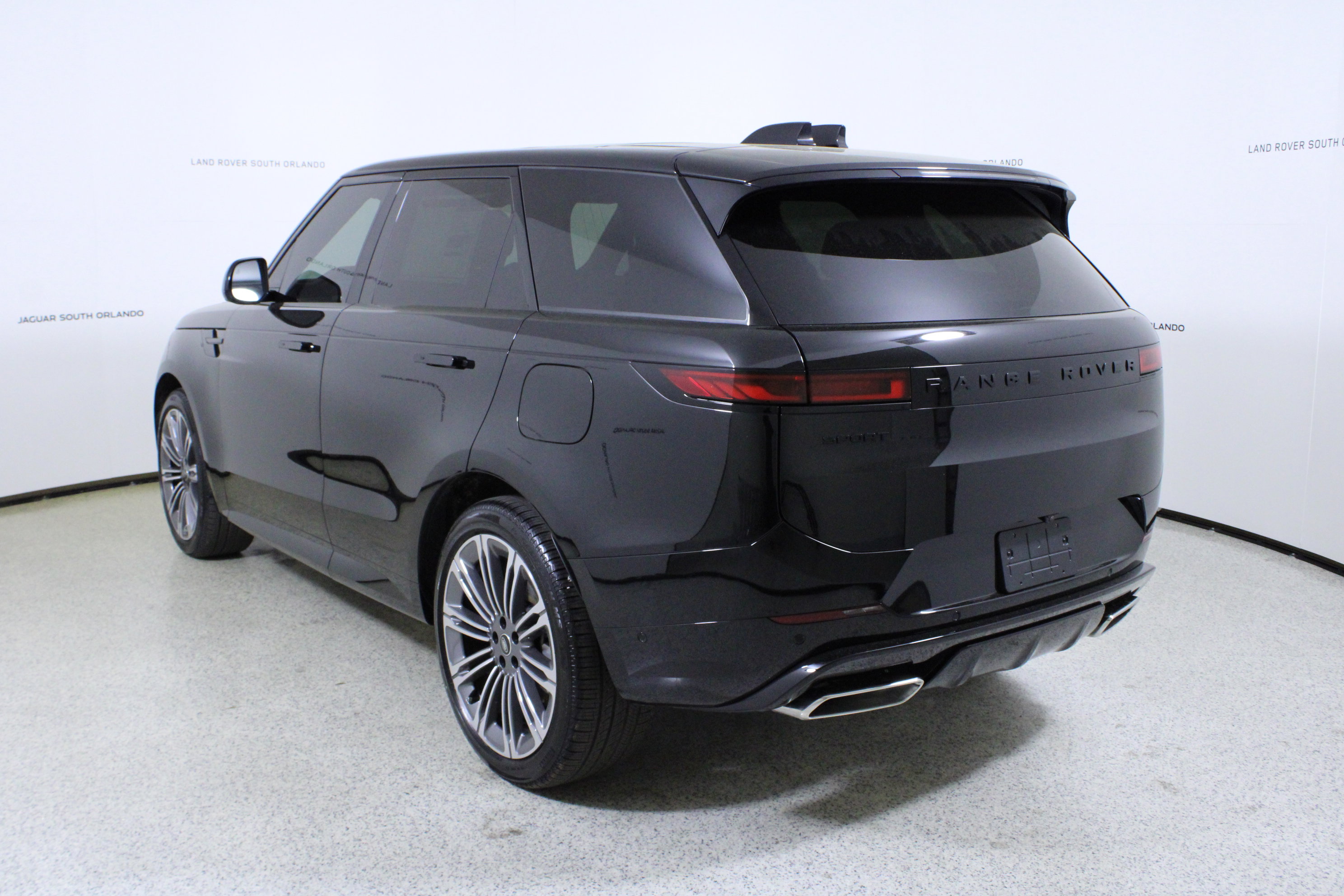 New 2025 Land Rover Range Rover Sport Dynamic SE image 5