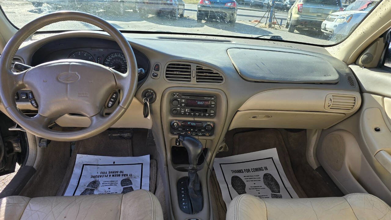 Used 2001 Oldsmobile Intrigue GL w/ Premium Leather Pkg image 9