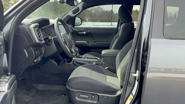 Used 2023 Toyota Tacoma TRD Off-Road image 15