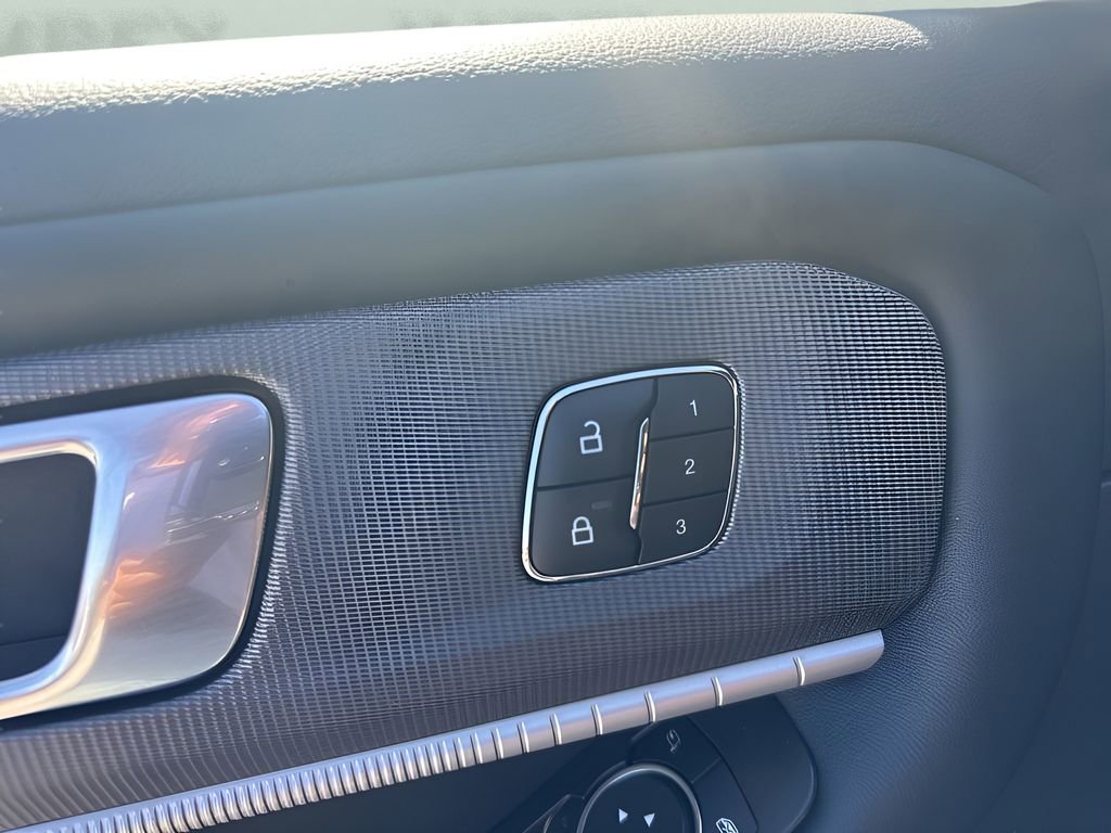 Used 2025 Ford Explorer ST-Line w/ Premium Package image 11