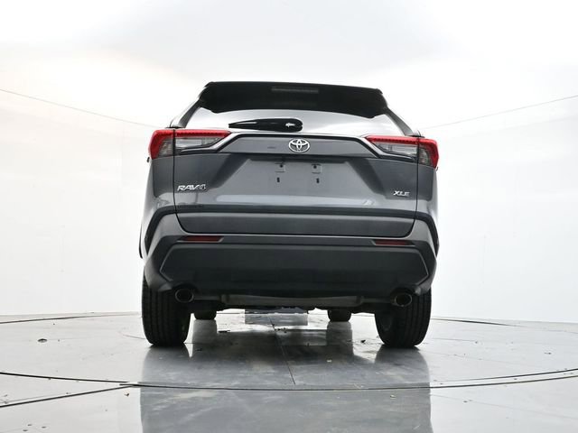 Used 2020 Toyota RAV4 XLE Premium image 32