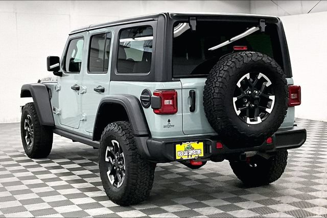 Used 2024 Jeep Wrangler Unlimited Rubicon w/ Dual Top Group AWD/4WD image 3