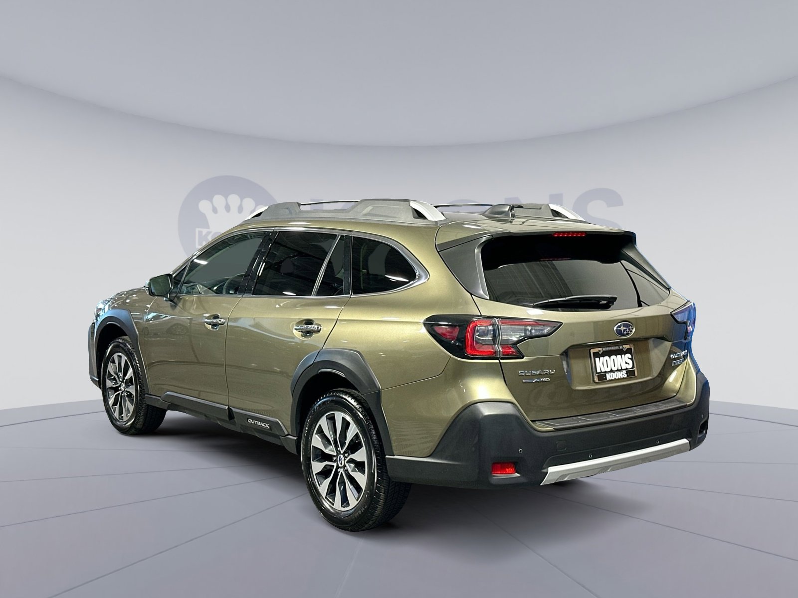 Used 2023 Subaru Outback Touring image 4
