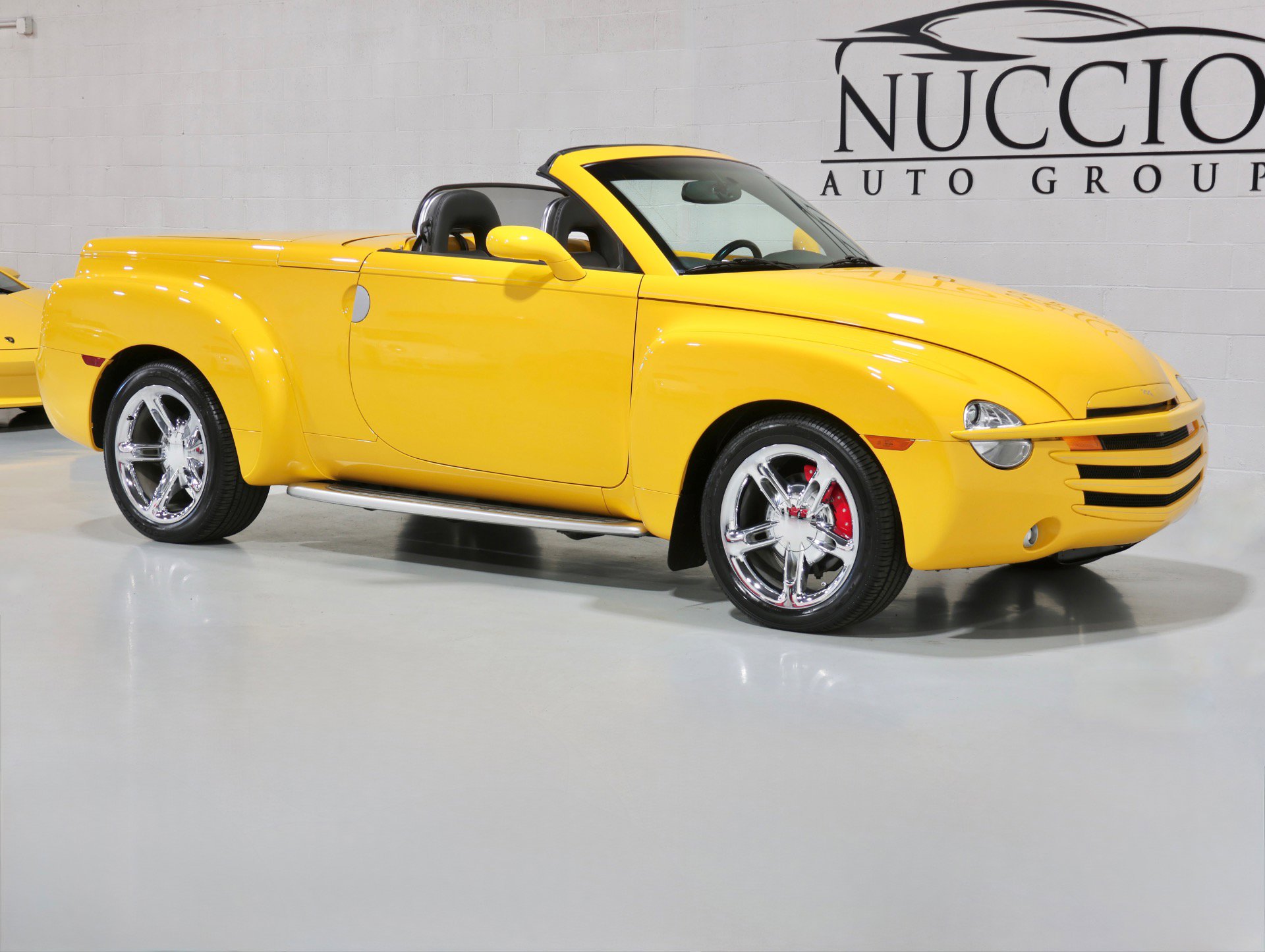Used 2005 Chevrolet SSR 6 Speed Manual - Only 12K Mile w/ Preferred Equipment Group image 44