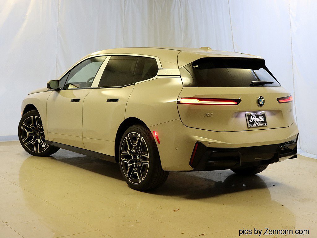 Used 2026 BMW iX xDrive45 image 7