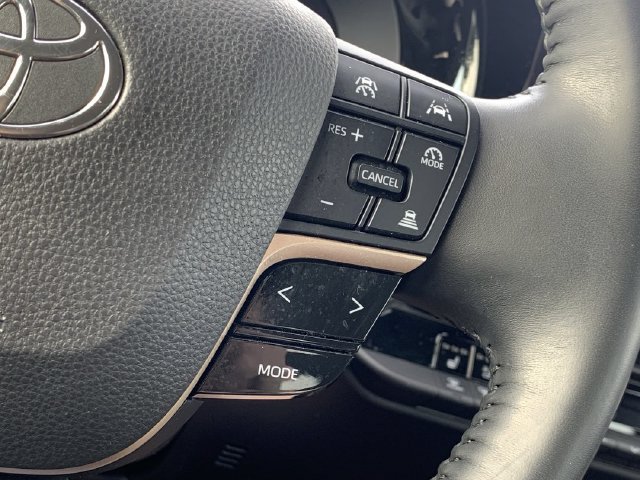 Used 2023 Toyota Crown AWD/4WD image 23