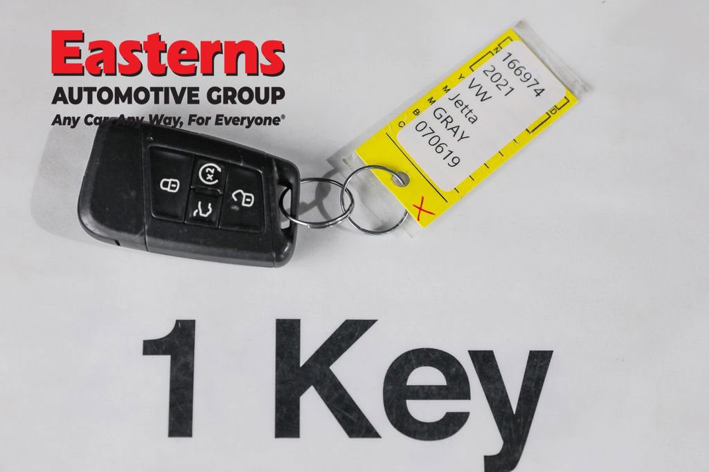 Used 2021 Volkswagen Jetta SE w/ SE Cold Weather Package image 25