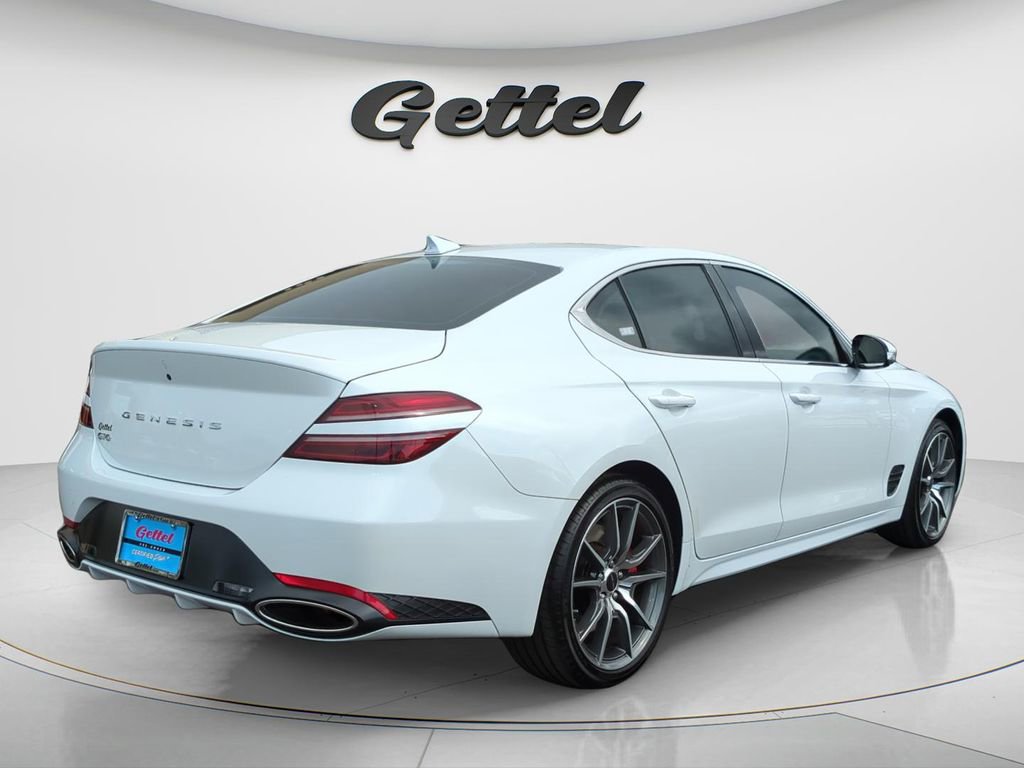 Used 2025 Genesis G70 2.5T image 4