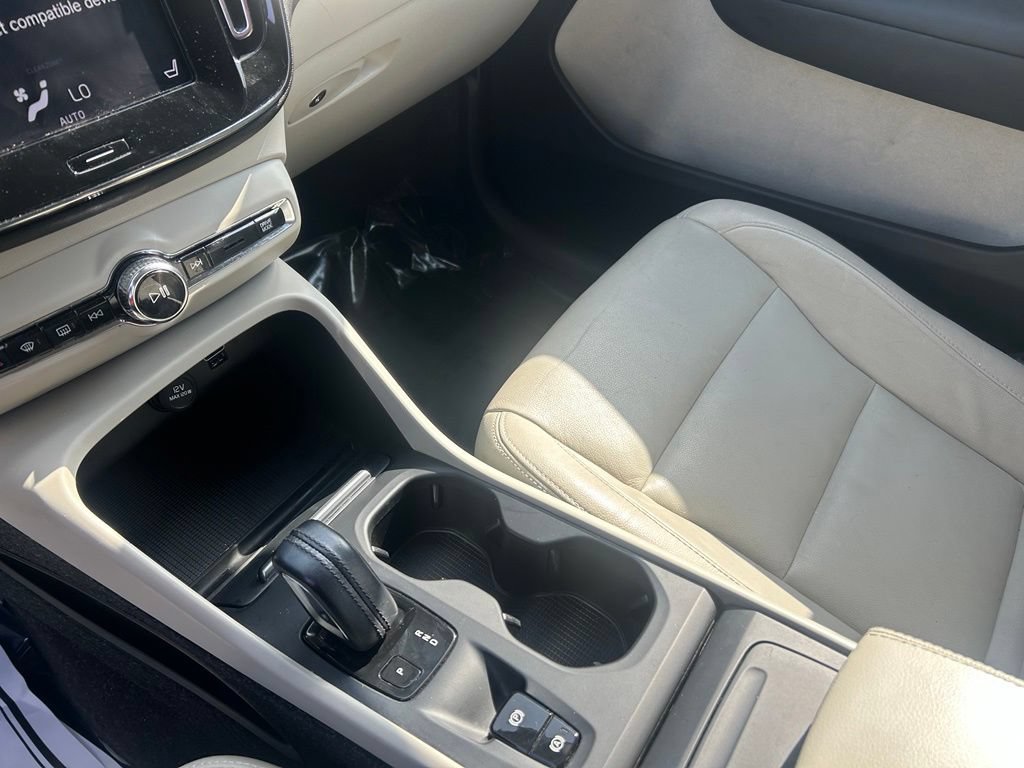 Used 2019 Volvo XC40 T5 Momentum AWD/4WD image 14