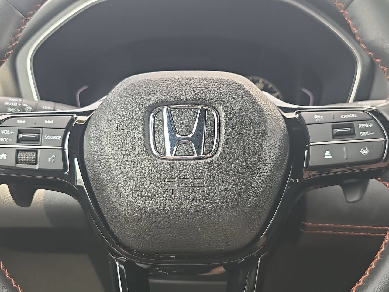 Used 2025 Honda Pilot Sport image 13