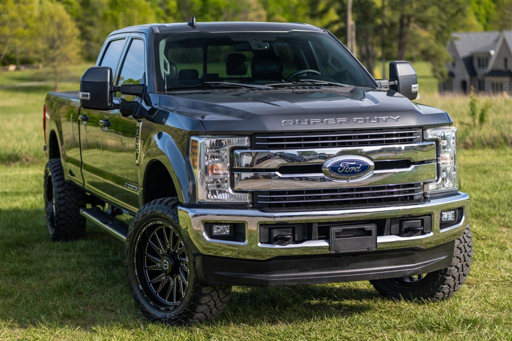 Used 2019 Ford F350 Lariat w/ Lariat Ultimate Package AWD/4WD image 4