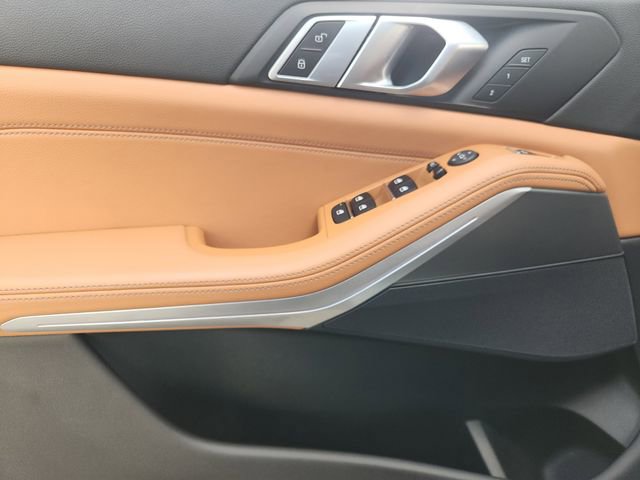 Used 2021 BMW X5 sDrive40i w/ M Sport Package RWD image 17