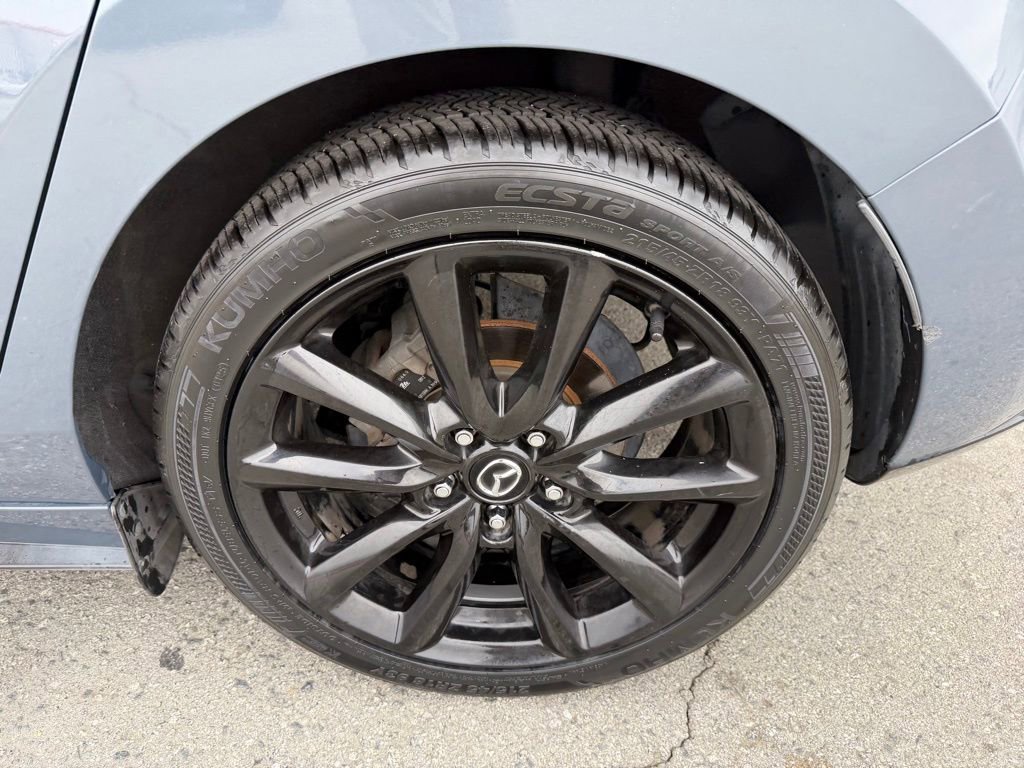 Used 2019 MAZDA MAZDA3 Hatchback w/ Premium Package FWD image 14