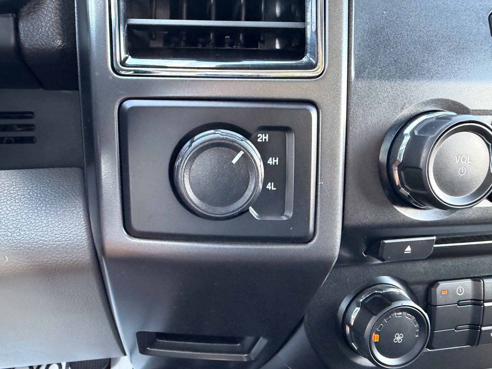Used 2018 Ford F150 XLT AWD/4WD image 22
