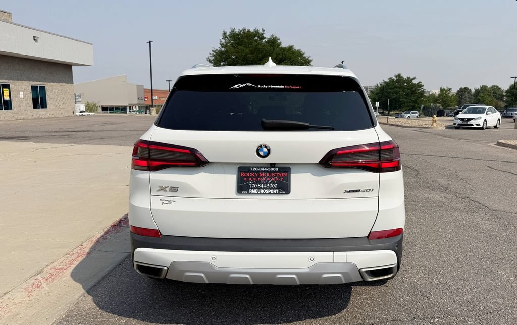 Used 2022 BMW X5 xDrive40i w/ Parking Assistance Package AWD/4WD image 8