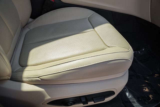 Used 2023 Jeep Grand Cherokee 4WD 4xe w/ Luxury Tech Group II image 37