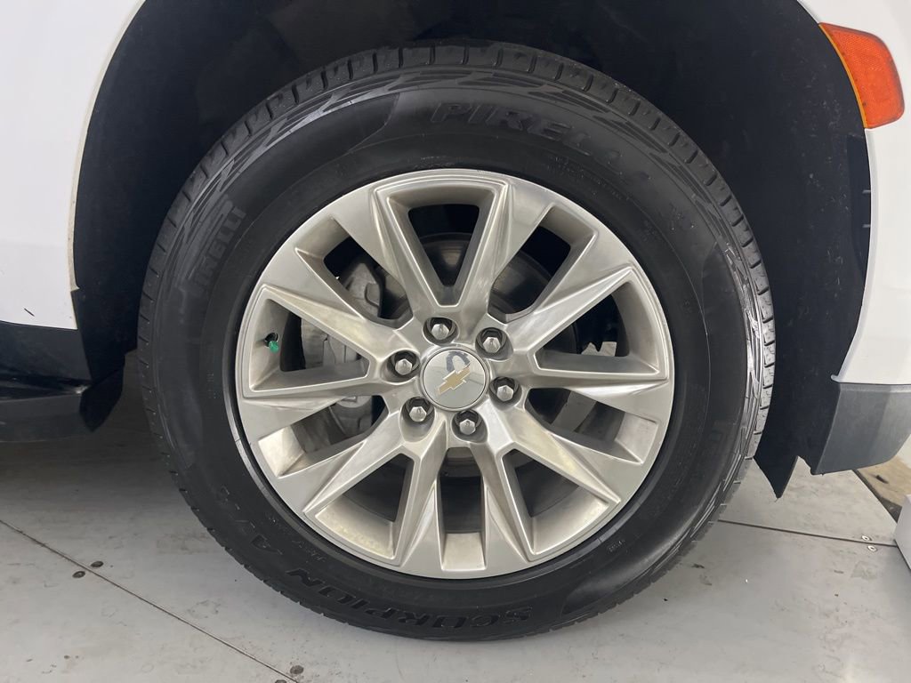 Used 2023 Chevrolet Suburban Premier image 17