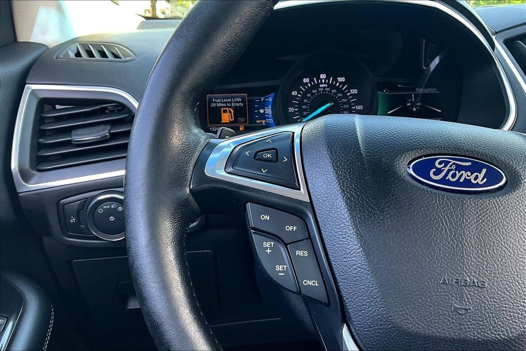 Used 2017 Ford Edge Titanium w/ Equipment Group 301A AWD/4WD image 11