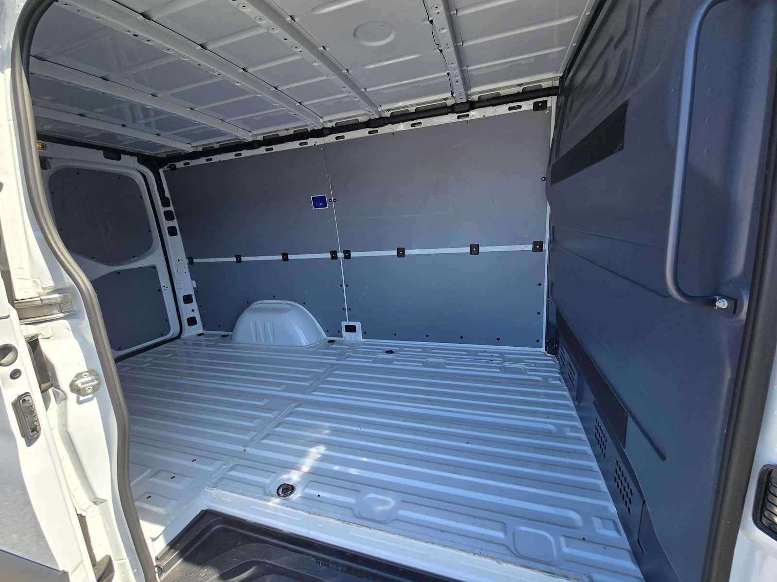 Used 2025 Mercedes-Benz Sprinter 2500 image 12