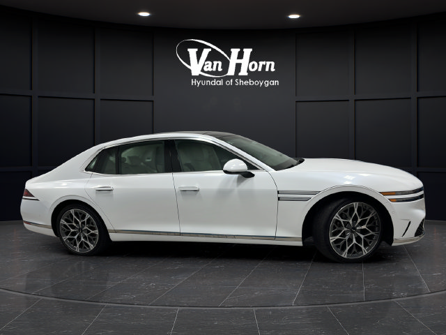 Used 2025 Genesis G90 3.5T AWD/4WD image 8