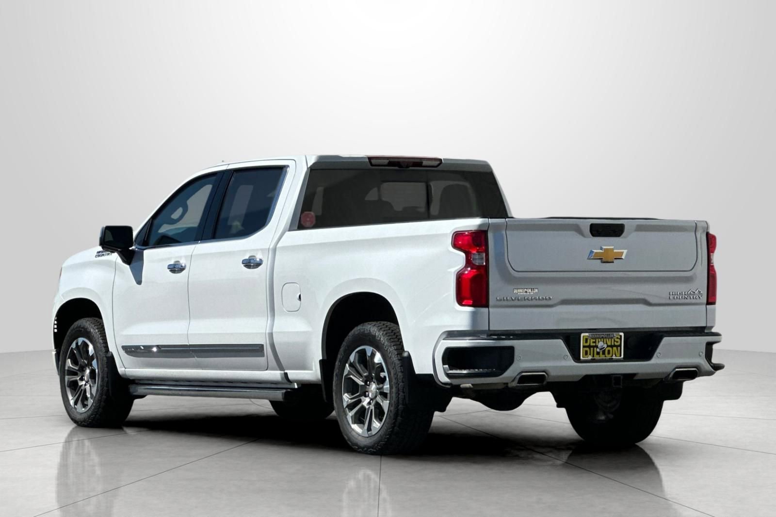 Used 2024 Chevrolet Silverado 1500 High Country w/ Technology Package image 6