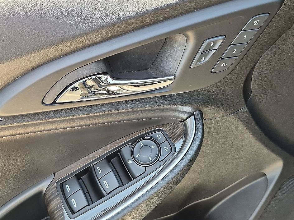 Used 2024 Chevrolet Malibu LT FWD image 12