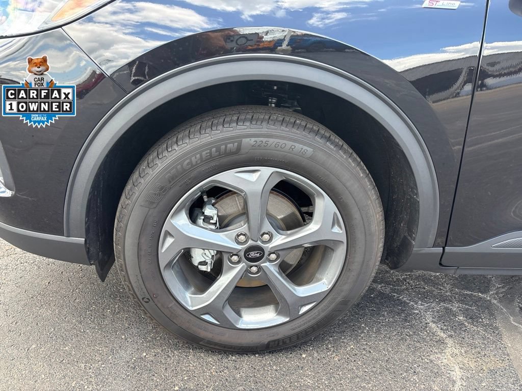 Used 2026 Ford Escape ST-Line w/ Cold Weather Package AWD/4WD image 9