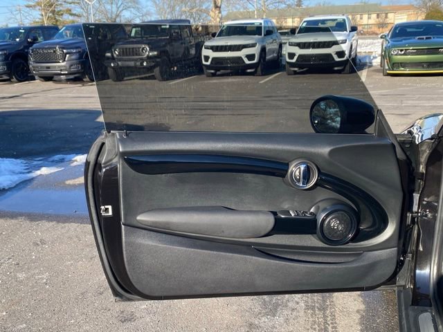 Used 2021 MINI Cooper S w/ Premium Package image 24