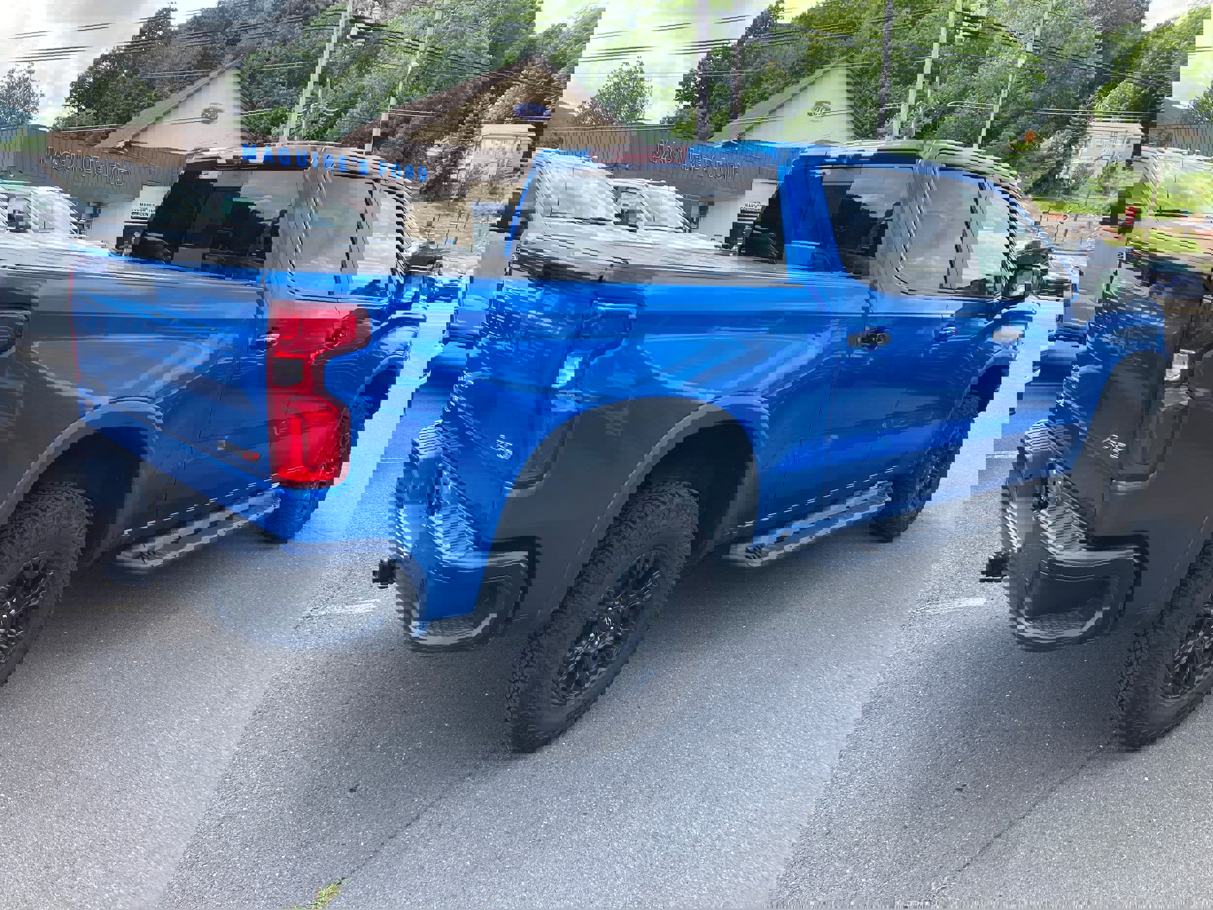 Used 2022 Chevrolet Silverado 1500 ZR2 w/ Technology Package image 4