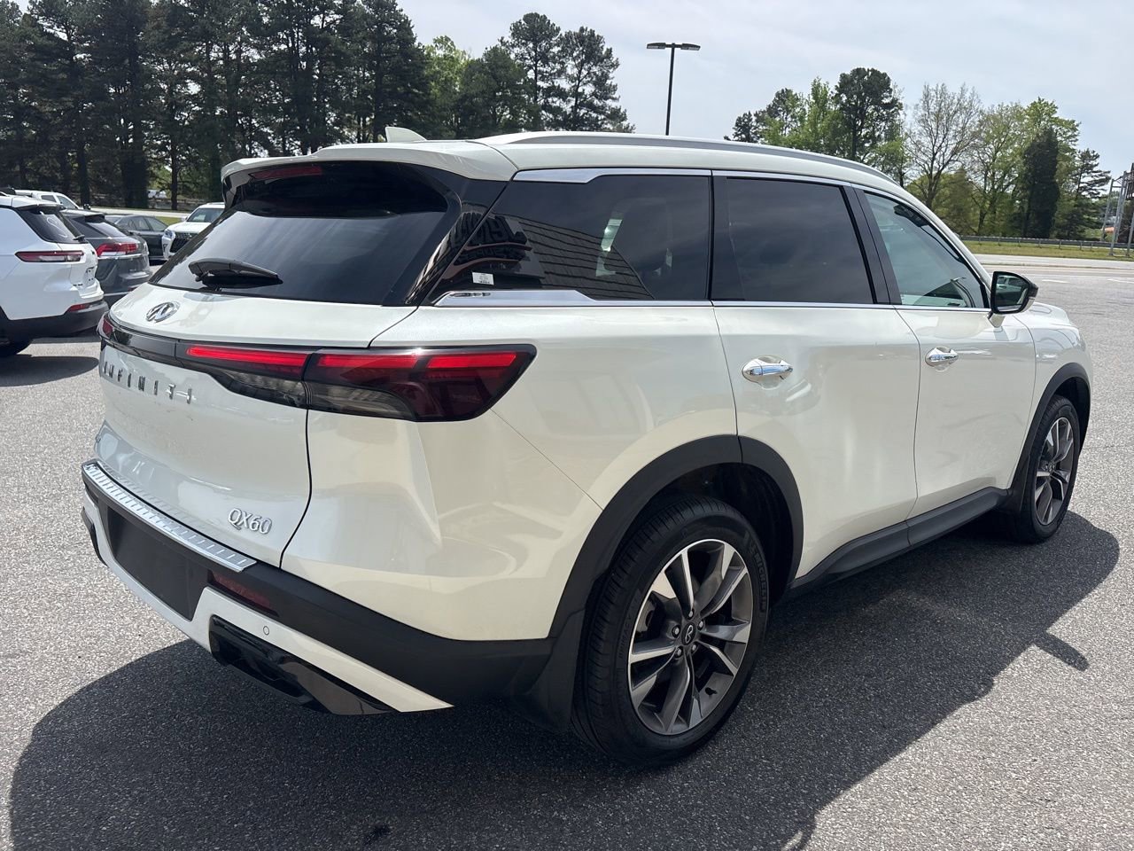 Used 2023 INFINITI QX60 Luxe w/ Cargo Package image 8