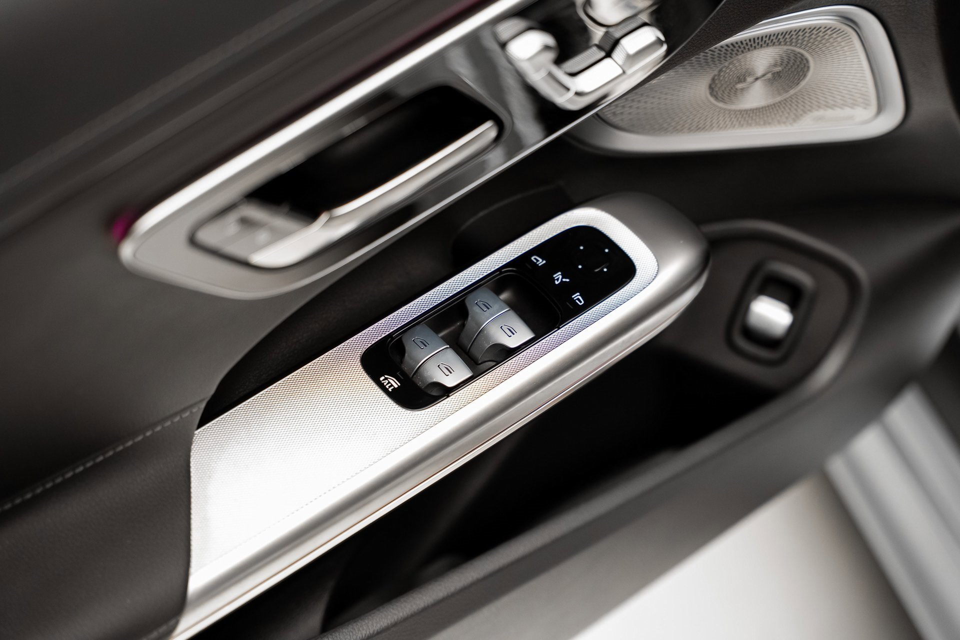 Used 2024 Mercedes-Benz CLE 300 4MATIC Cabriolet image 56