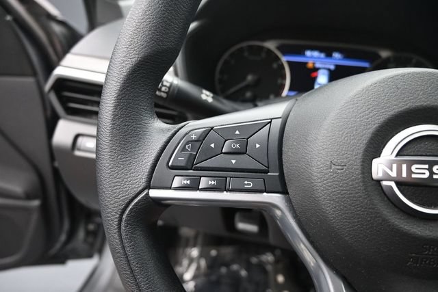 Used 2025 Nissan Altima 2.5 SV FWD image 19