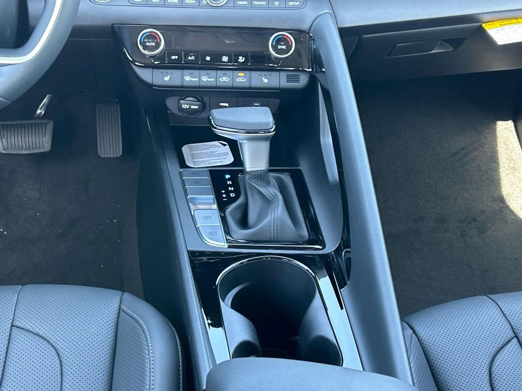 New 2026 Hyundai Elantra Limited image 21