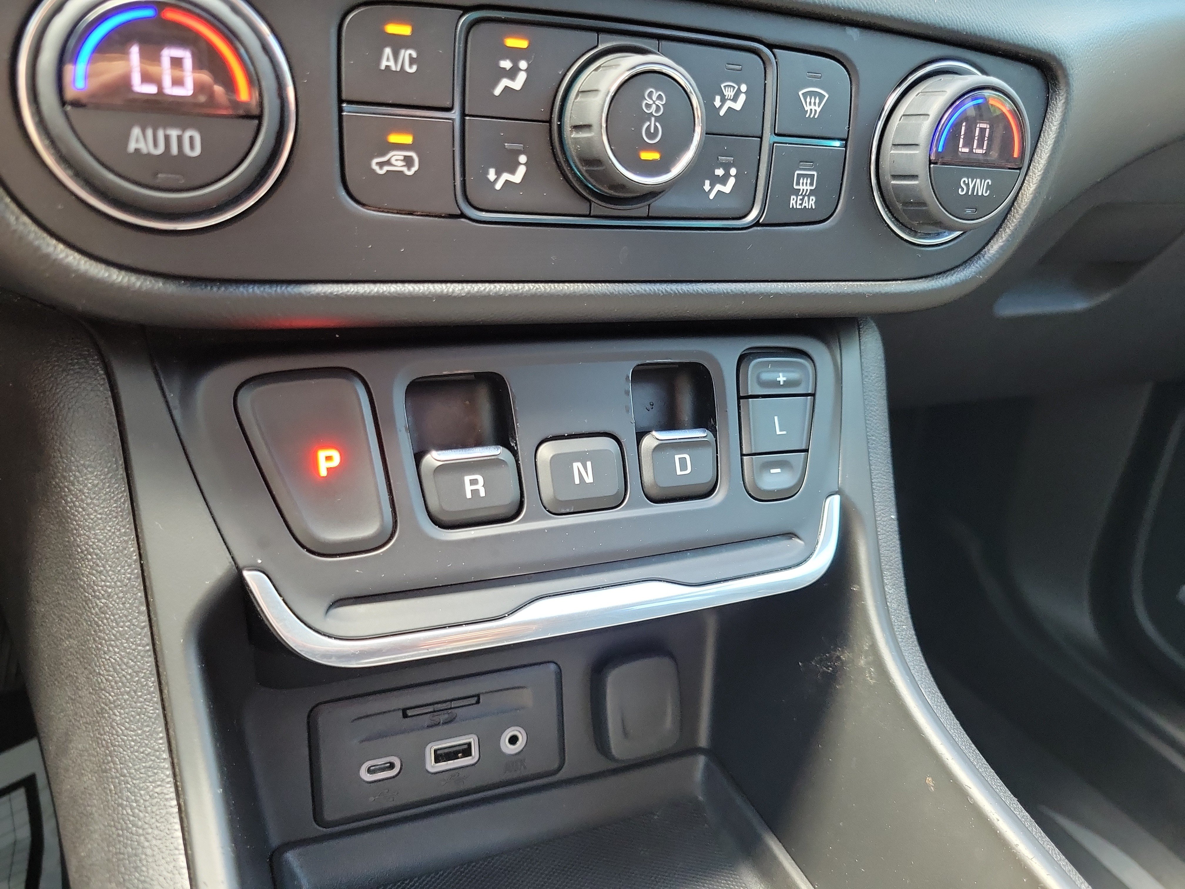 Used 2019 GMC Terrain Denali w/ Advanced Safety Package AWD/4WD image 32