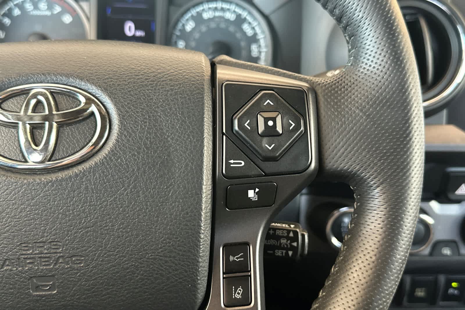 Used 2019 Toyota Tacoma TRD Sport w/ Technology Package AWD/4WD image 25