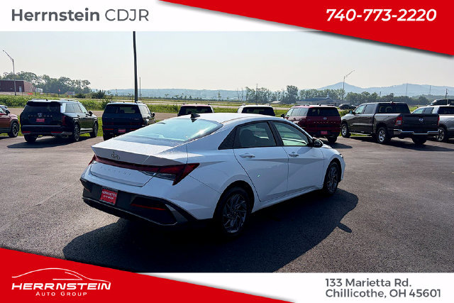 Used 2024 Hyundai Elantra SEL FWD image 19