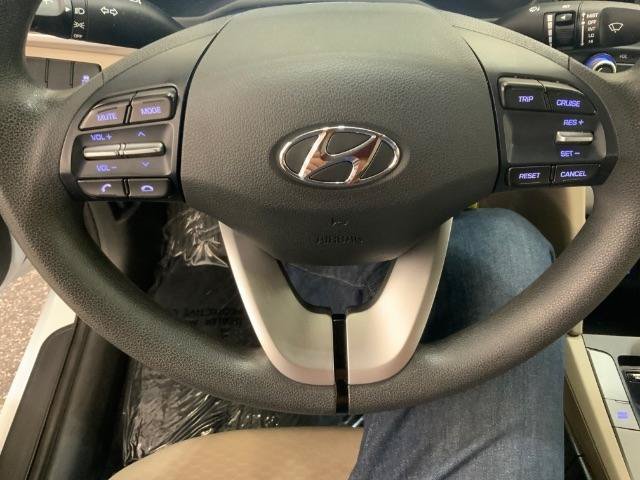 Used 2019 Hyundai Elantra SE FWD image 21