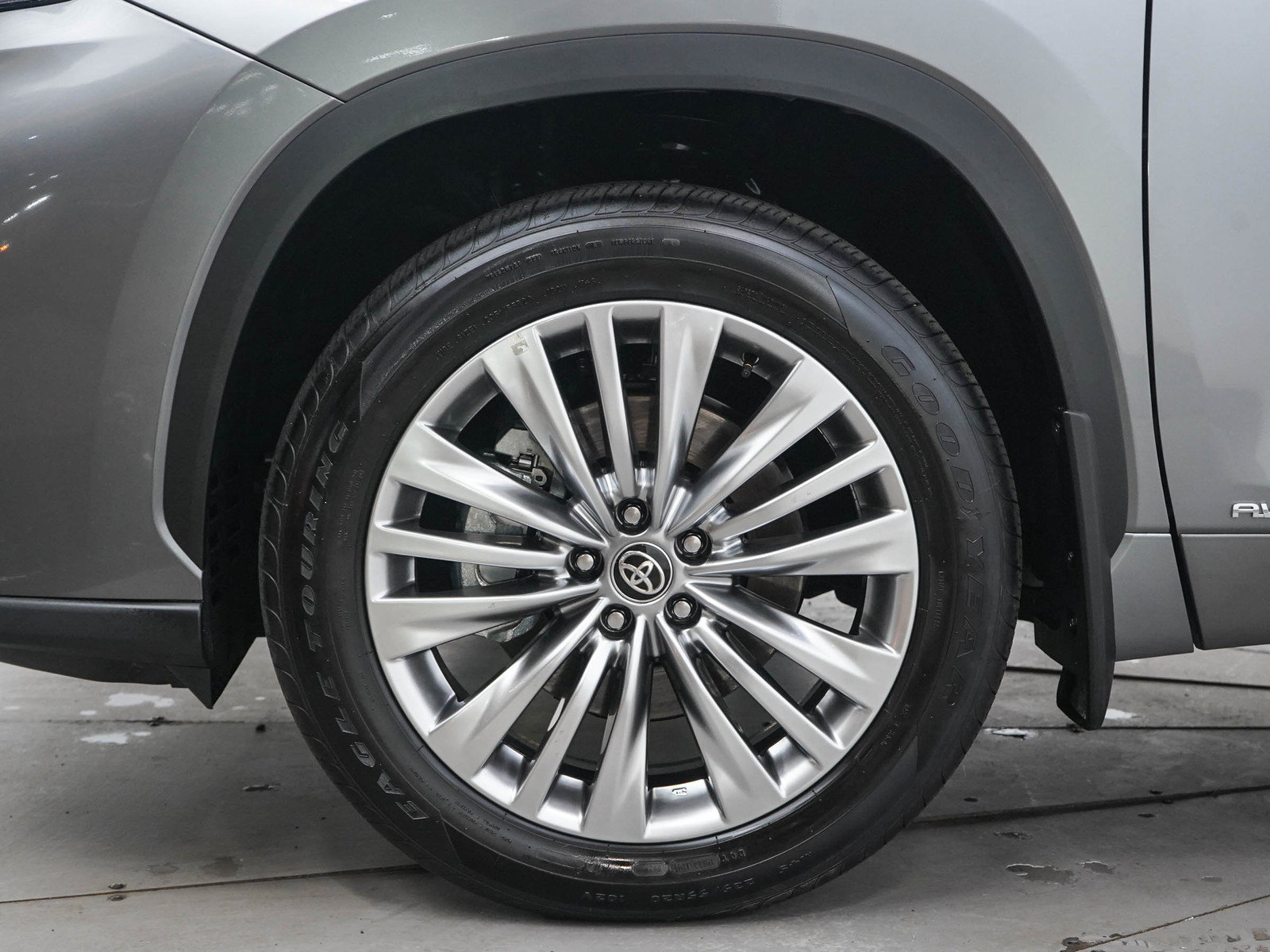 Used 2026 Toyota Highlander Platinum AWD/4WD image 31