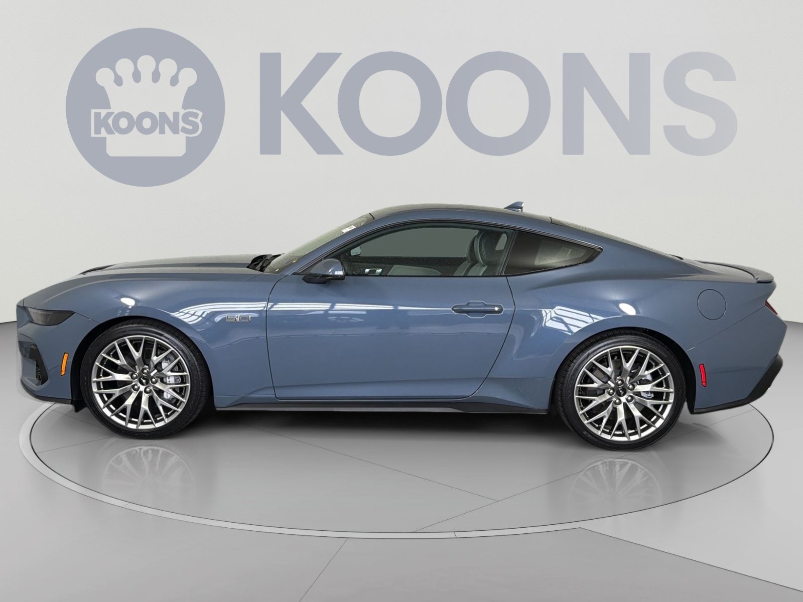 Used 2025 Ford Mustang GT Premium RWD image 2