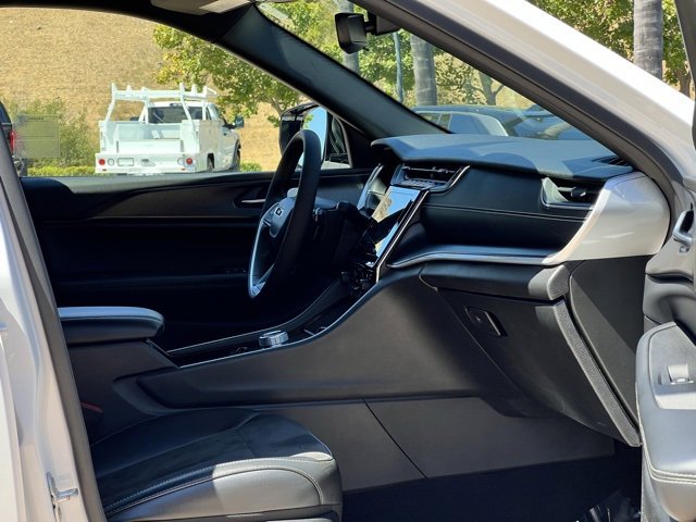 Used 2023 Jeep Grand Cherokee L Laredo image 40