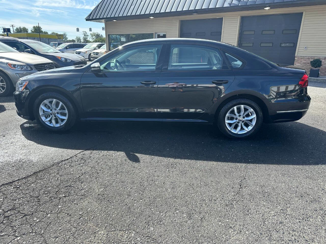 Used 2018 Volkswagen Passat 2.0T S image 11