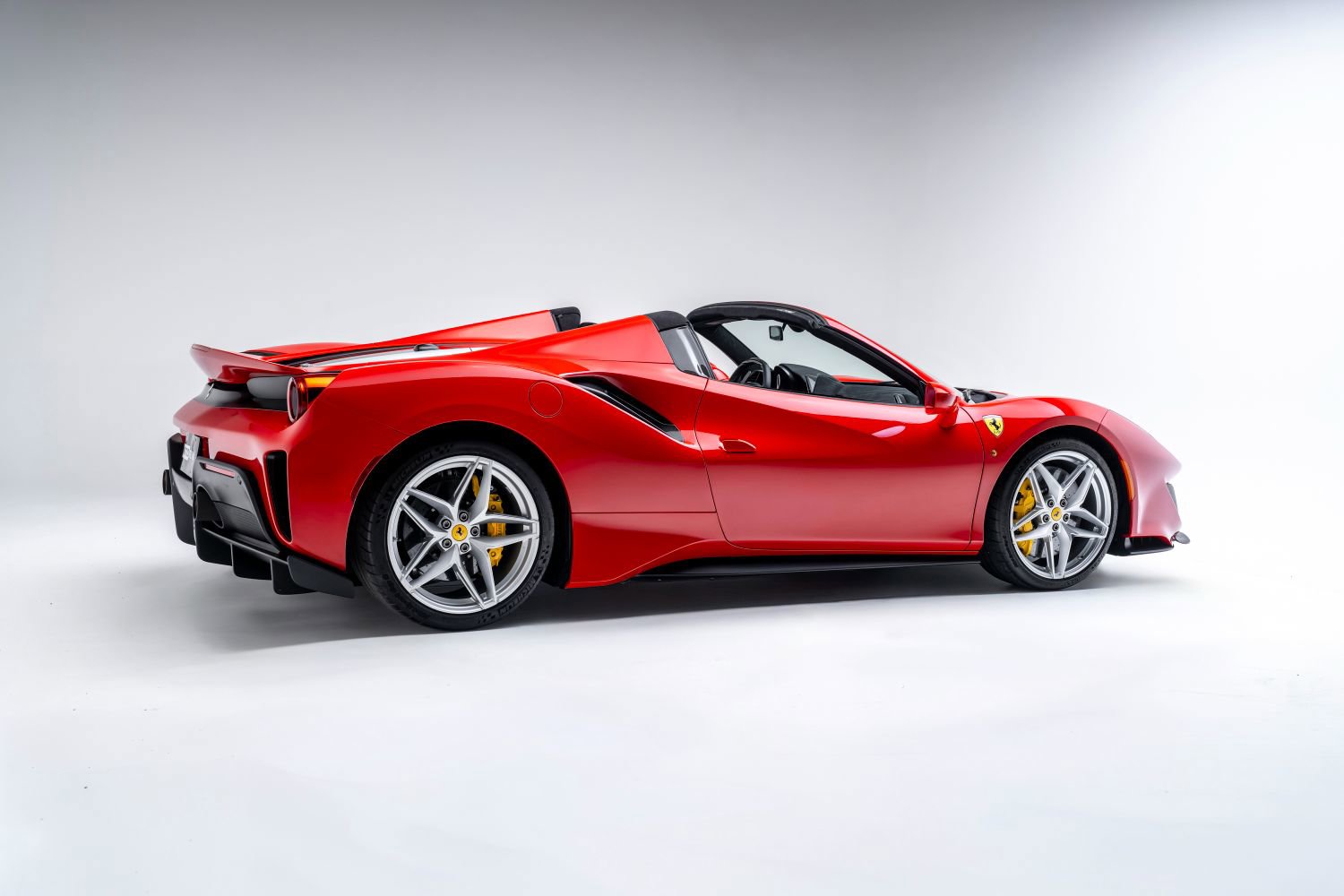 Used 2020 Ferrari 488 Pista Spider image 7