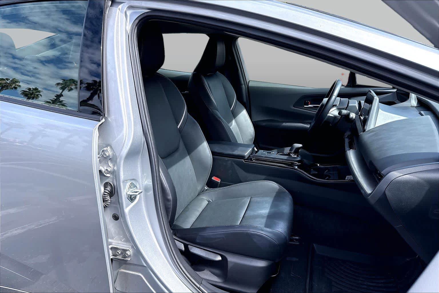 Certified 2024 Toyota Prius XLE FWD image 8