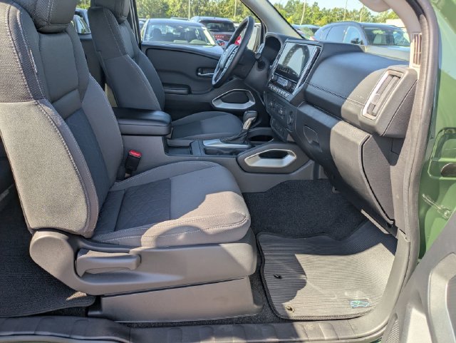Used 2025 Nissan Frontier SV RWD image 24