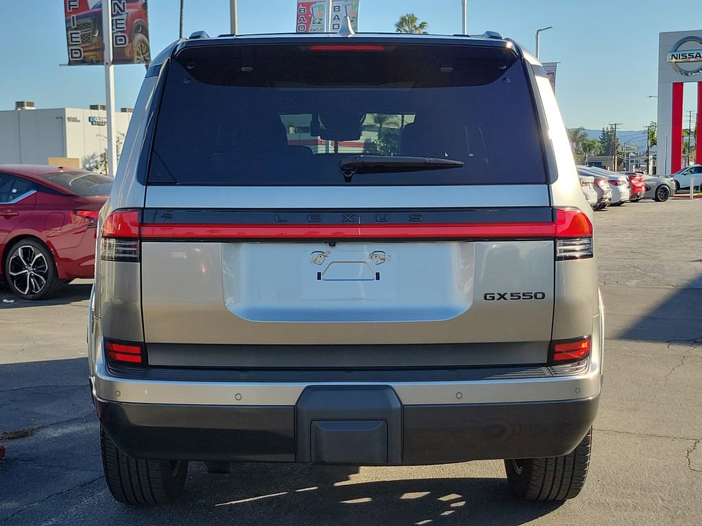 Used 2024 Lexus GX 550 w/ Accessory Package (31) image 33