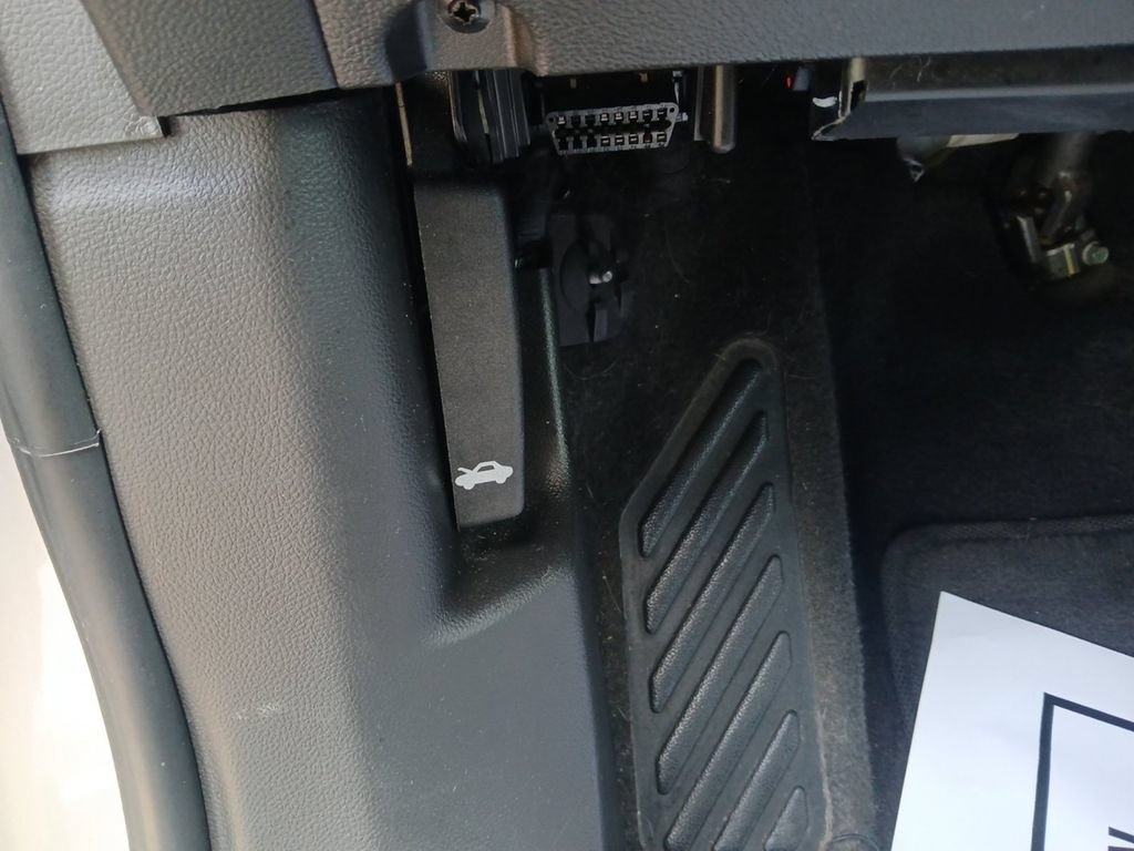 Used 2018 Chevrolet Trax LS FWD image 30