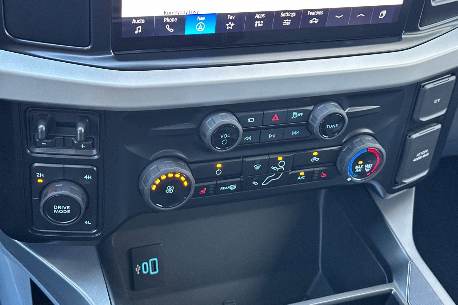 New 2026 Ford F350 XLT w/ XLT Premium Package image 19