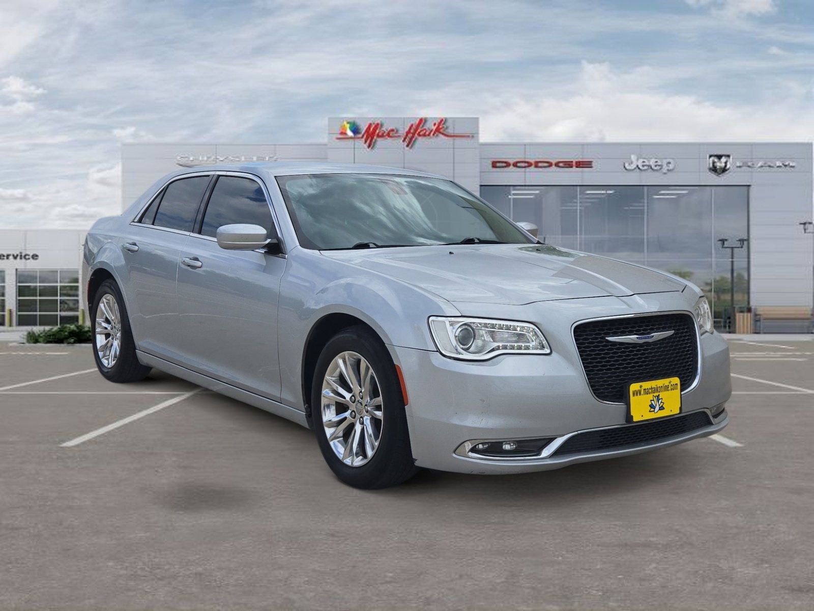 Used 2020 Chrysler 300 Touring w/ Driver Convenience Group image 7
